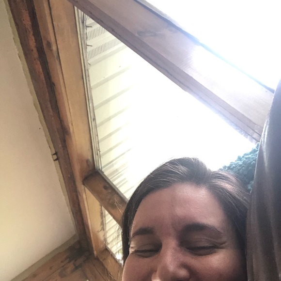 Meet your Posher, Lisa - Picture 1 of 1